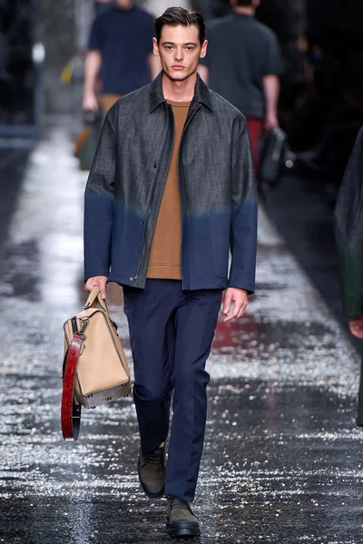 Look 12